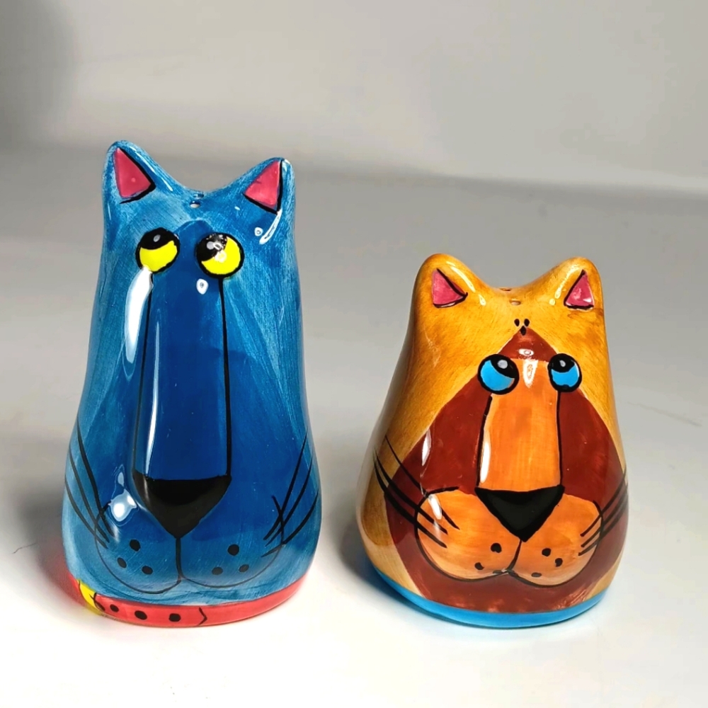 Vtg. 1980 Catzilla Design Salt & Pepper Set Hand Painted